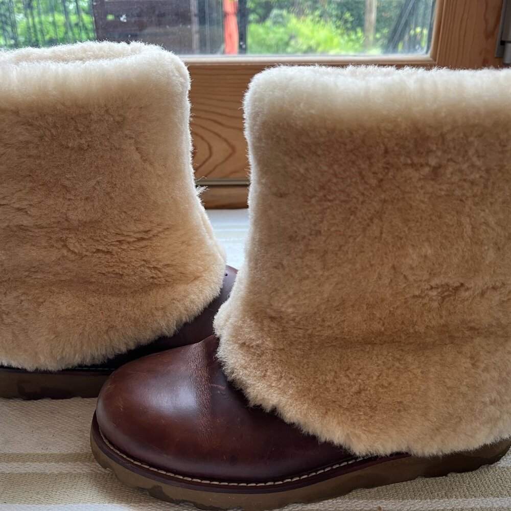 UGG Australia UGGS Women's Maylin shearling cuff brown leather boots size 6